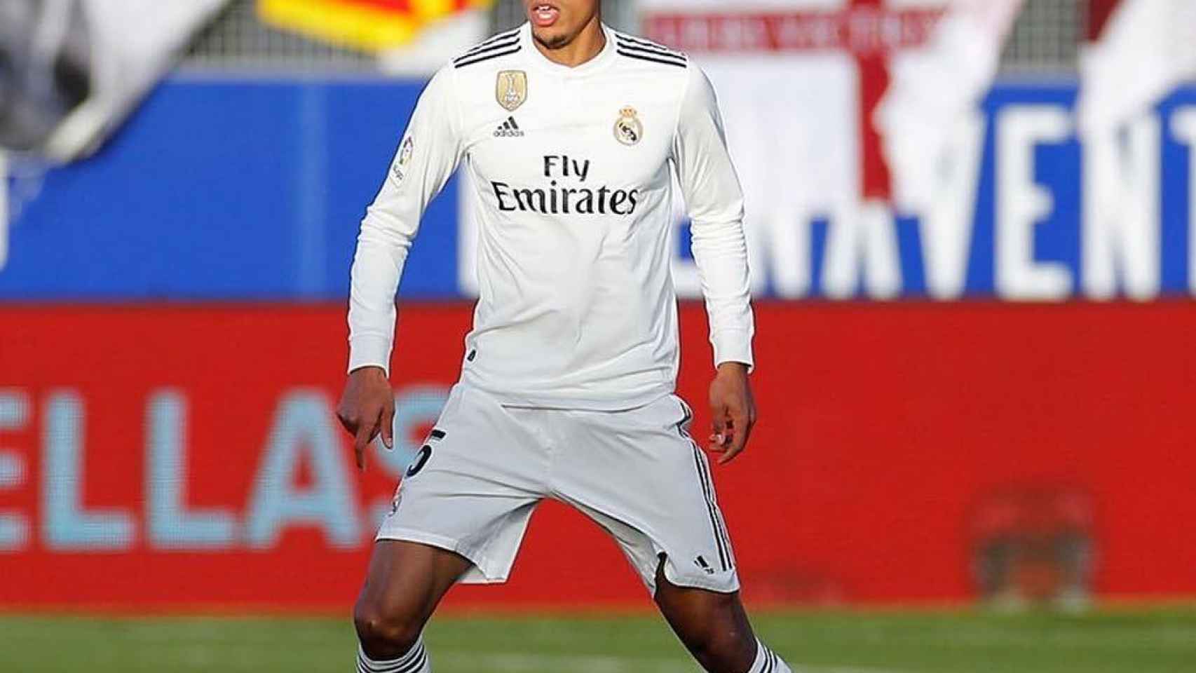Varane, en un partido del Real Madrid. Foto: Instagram (@raphaelvarane)