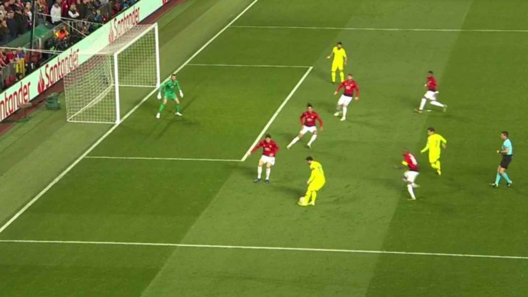 Gol concedido por el VAR a Luis Suárez en el Manchester United - Barcelona. Foto: Twitter (@elchiringuitotv)
