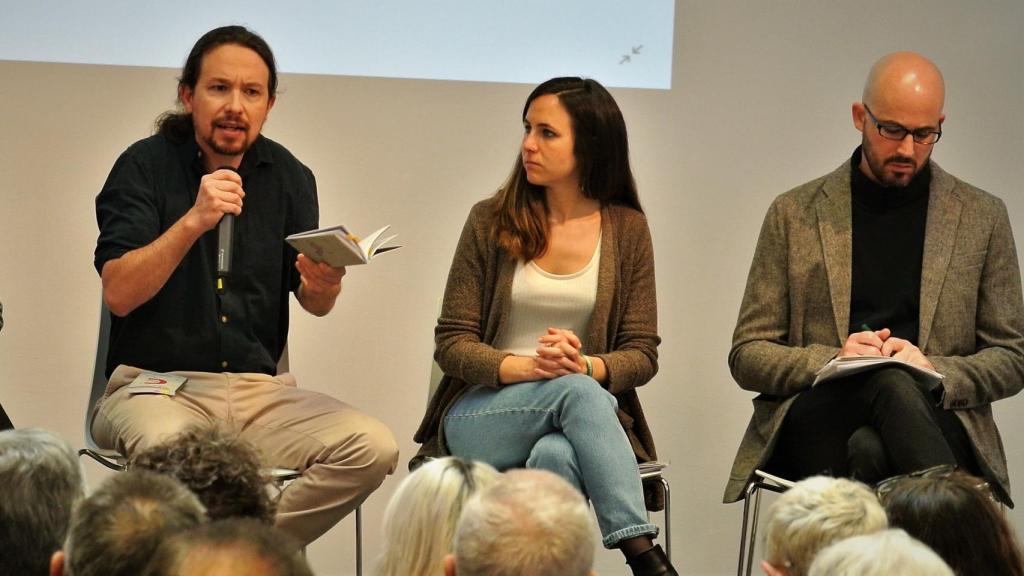 Pablo Iglesias, la portavoz adjunta Ione Belarra y el secretario de Economía de Podemos, Nacho Álvarez.
