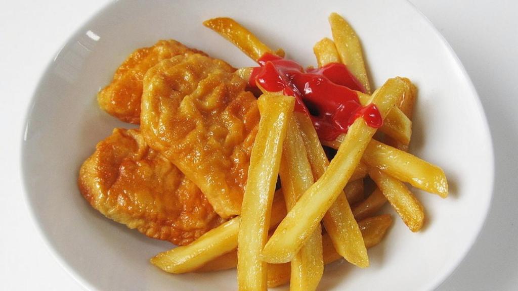 Aunque no es un alimento peligroso, no es recomendable su consumo diario.