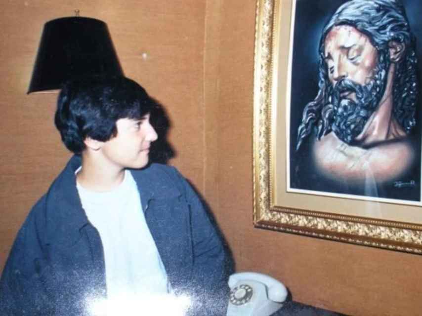 David Guerrero, ante uno de sus cuadros más famosos.