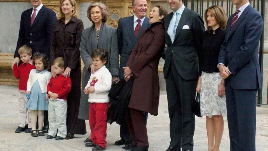 La familia real al completo, en 2004, antes de que empezaran todas las tensiones que vinieron después.
