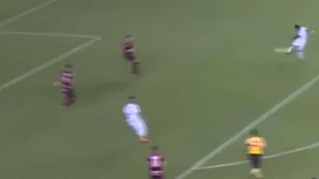 Rodrygo demuestra su pegada con un golazo de volea