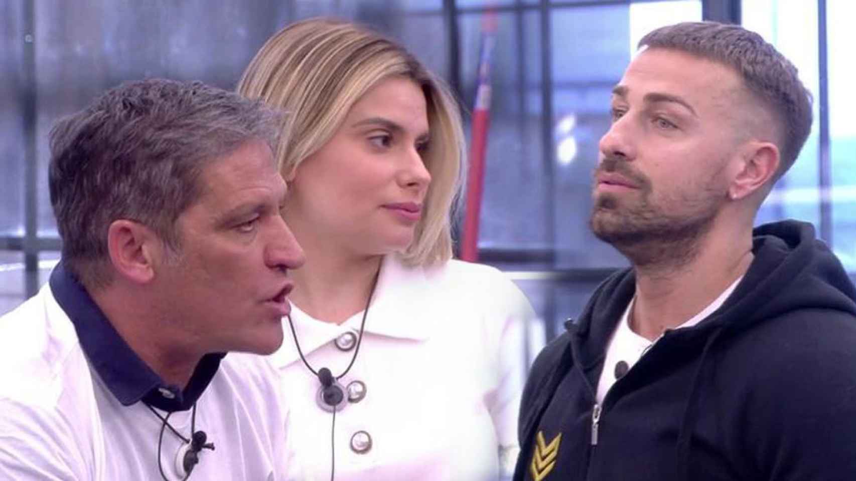 Gustavo González, María Lapiedra y Rafa Mora en una imagen de Telecinco.