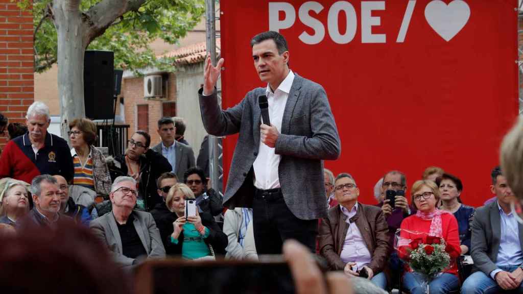 Sánchez promete en el programa más autogobierno a Cataluña como alternativa al 155 y a la independencia
