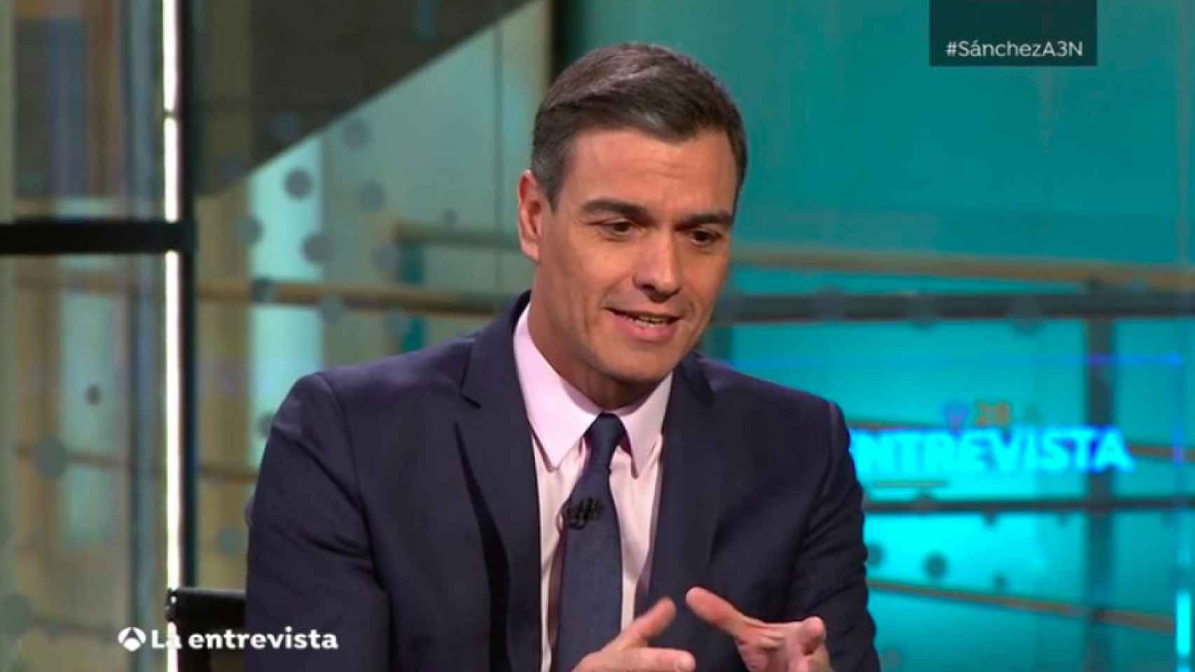 Pedro Sánchez, durante su entrevista en Antena 3 este lunes.