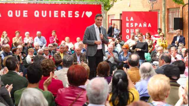 Pedro Sánchez, este lunes en un acto con mayores en Leganés.