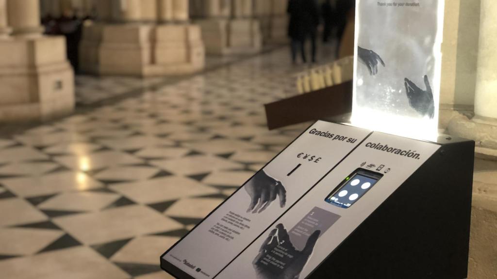 Cepillo electrónico instalado en la Catedral de la Almudena.