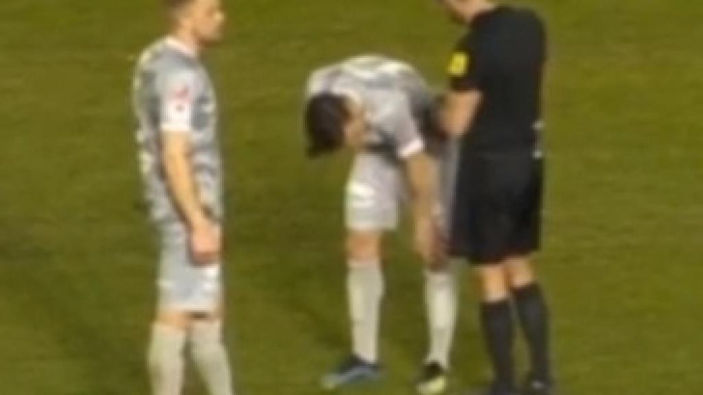 Sierra Paleto Hablar con Un jugador sueco se lesiona al entrar al campo porque su relevo le metió el  dedo en el ojo