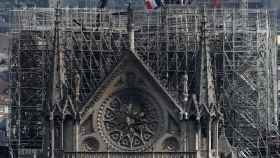 El andamiaje de Notre Dame debe ser retirado cuanto antes, señalan los bomberos.