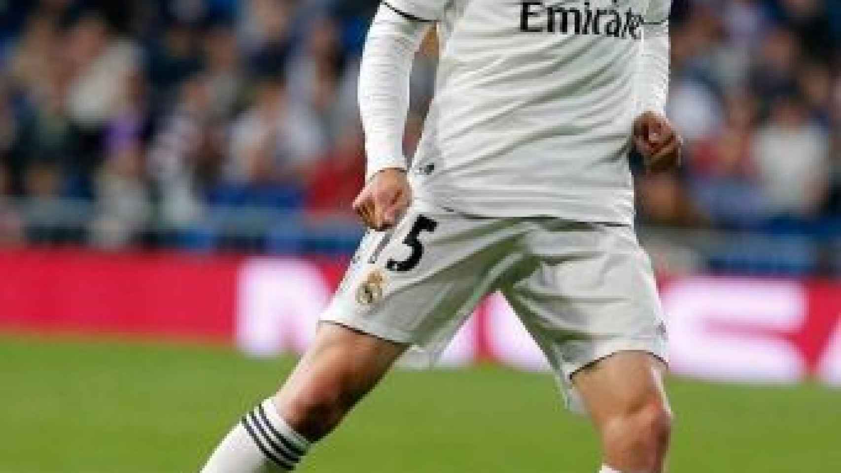 Fede Valverde disputando un partido con el Real Madrid.