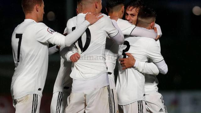 Los jugadores del Castilla celebran el gol de Dani Gómez