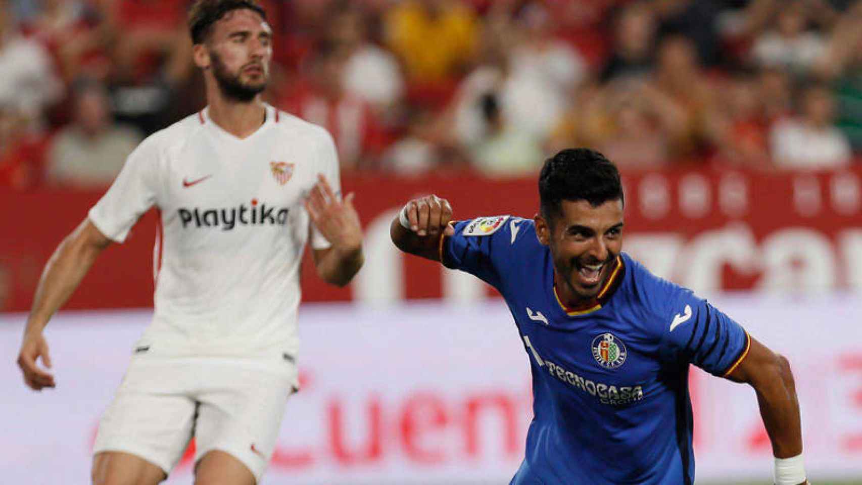 Ángel celebra uno de sus goles contra el Sevilla