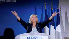 Marine Le Pen durante un acto electoral  en la localidad francesa de Saint-Paul-du-Bois.