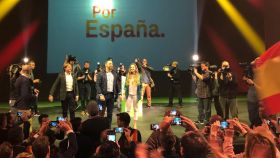 Santiago Abascal saluda a sus simpatizantes en el Auditorium de Palma.