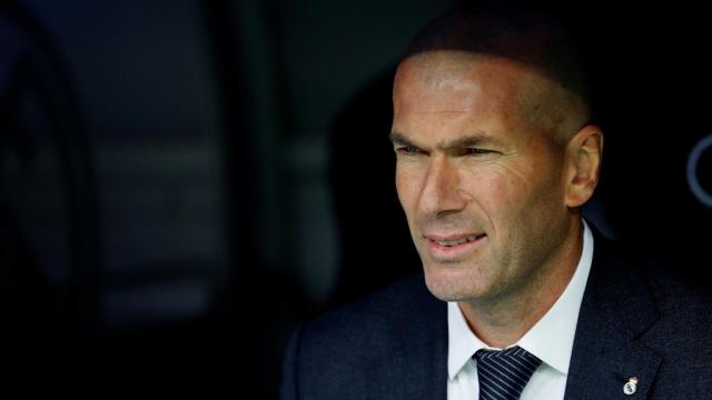 Zinedine Zidane, en el banquillo del Santiago Bernabéu