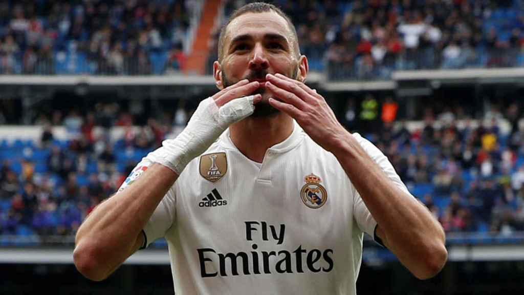 Karim Benzema celebra su segundo gol al Athletic