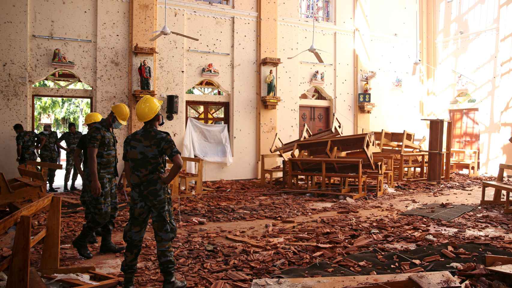 Los escombros de una de las Iglesias donde se han perpetrado los atentados.