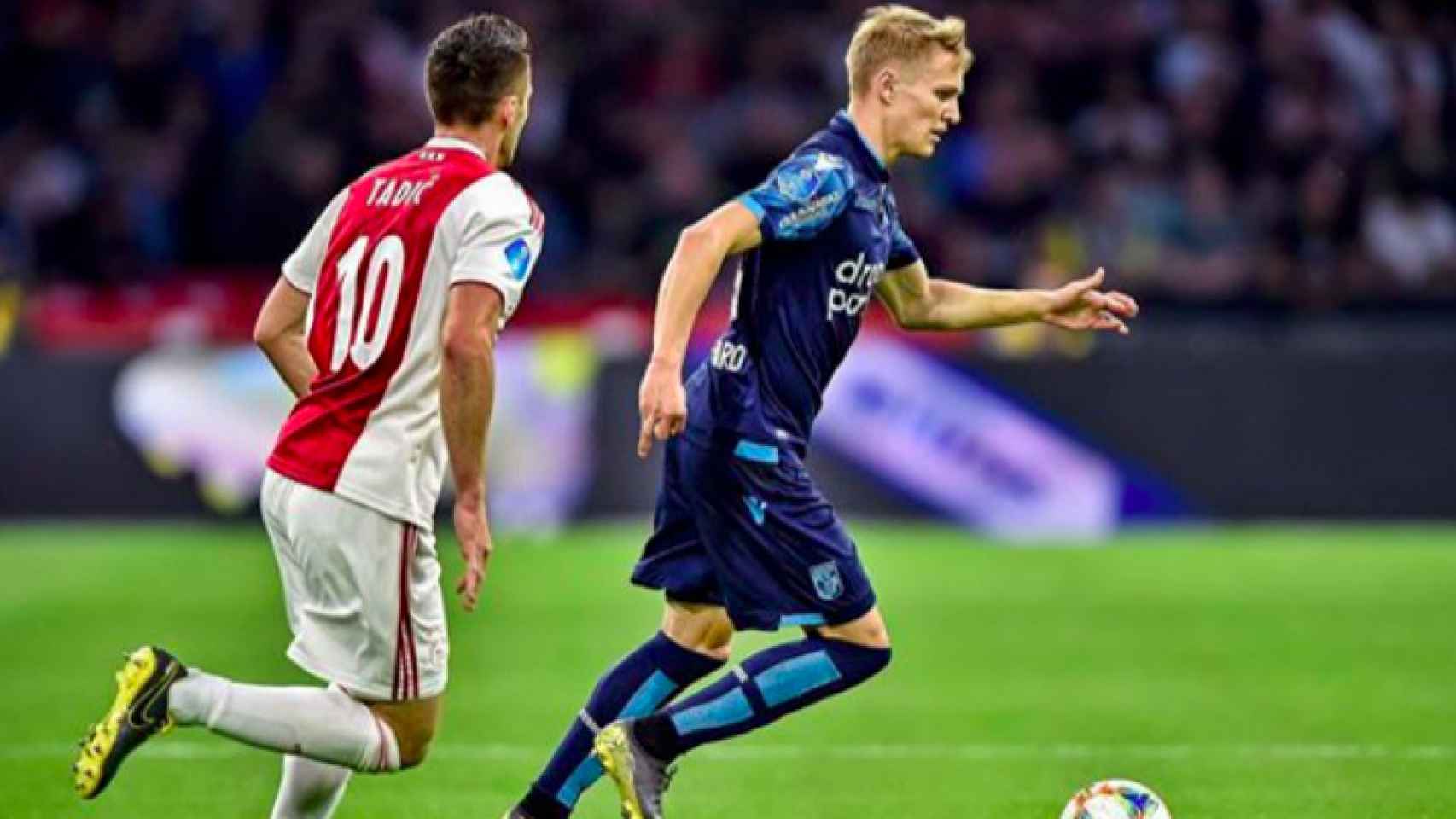 Odegaard, durante un partido contra el Ajax. Foto: Instagram (@mijnvitesse)