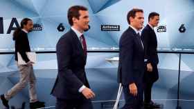 Pablo Casado, Albert Rivera, Pedro Sánchez y Pablo Iglesias minutos antes de empezar el debate.
