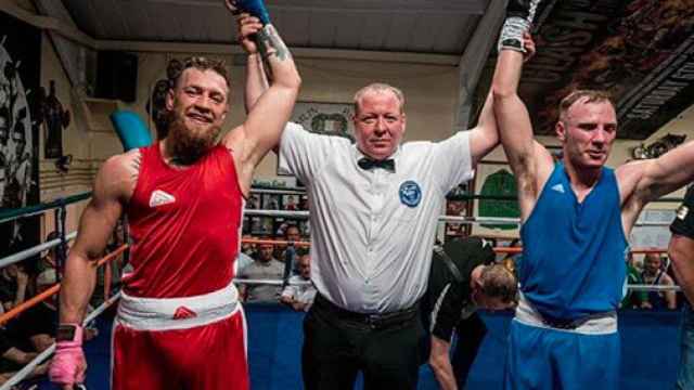 Conor McGregor se sube a un ring en Dublín