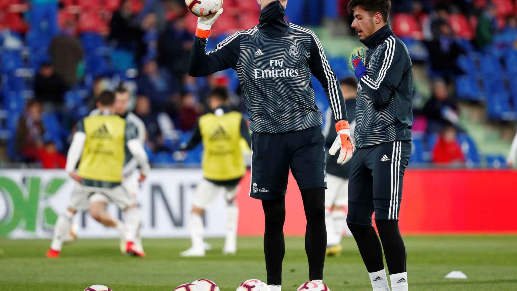 Thibaut Courtois durante el calentamiento del Real Madrid en Getafe