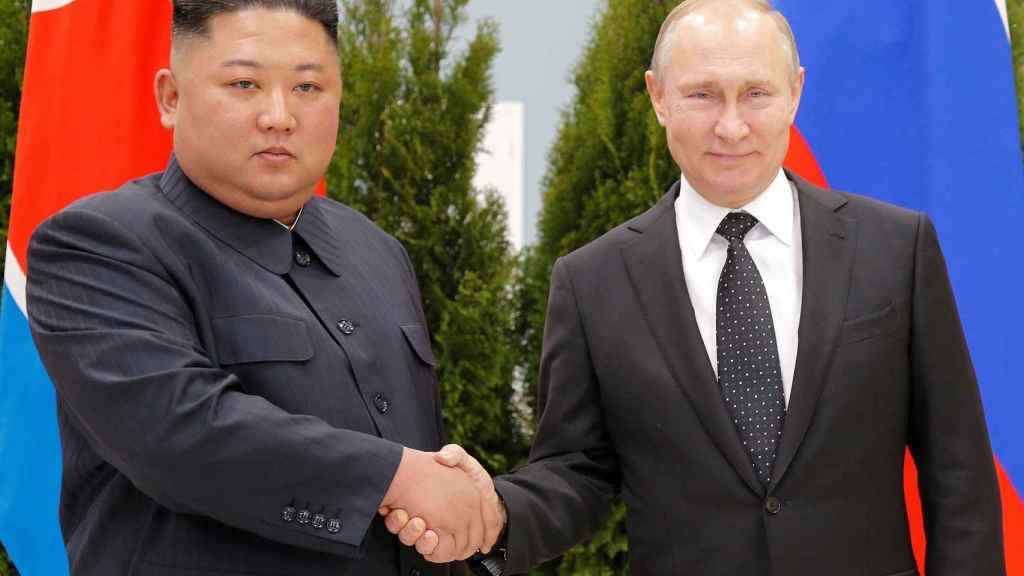 Kim Jong-un asks Putin to work together to solve the nuclear problem in a file image.