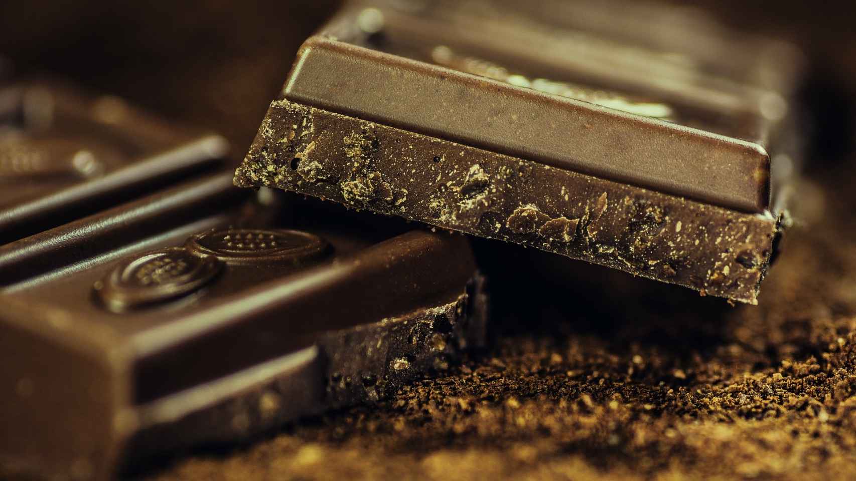 El chocolate negro es uno de esas tentaciones en la que puedes caer tantas veces como quieras