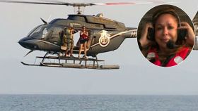 Isabel Pantoja, a punto de saltar del helicóptero.