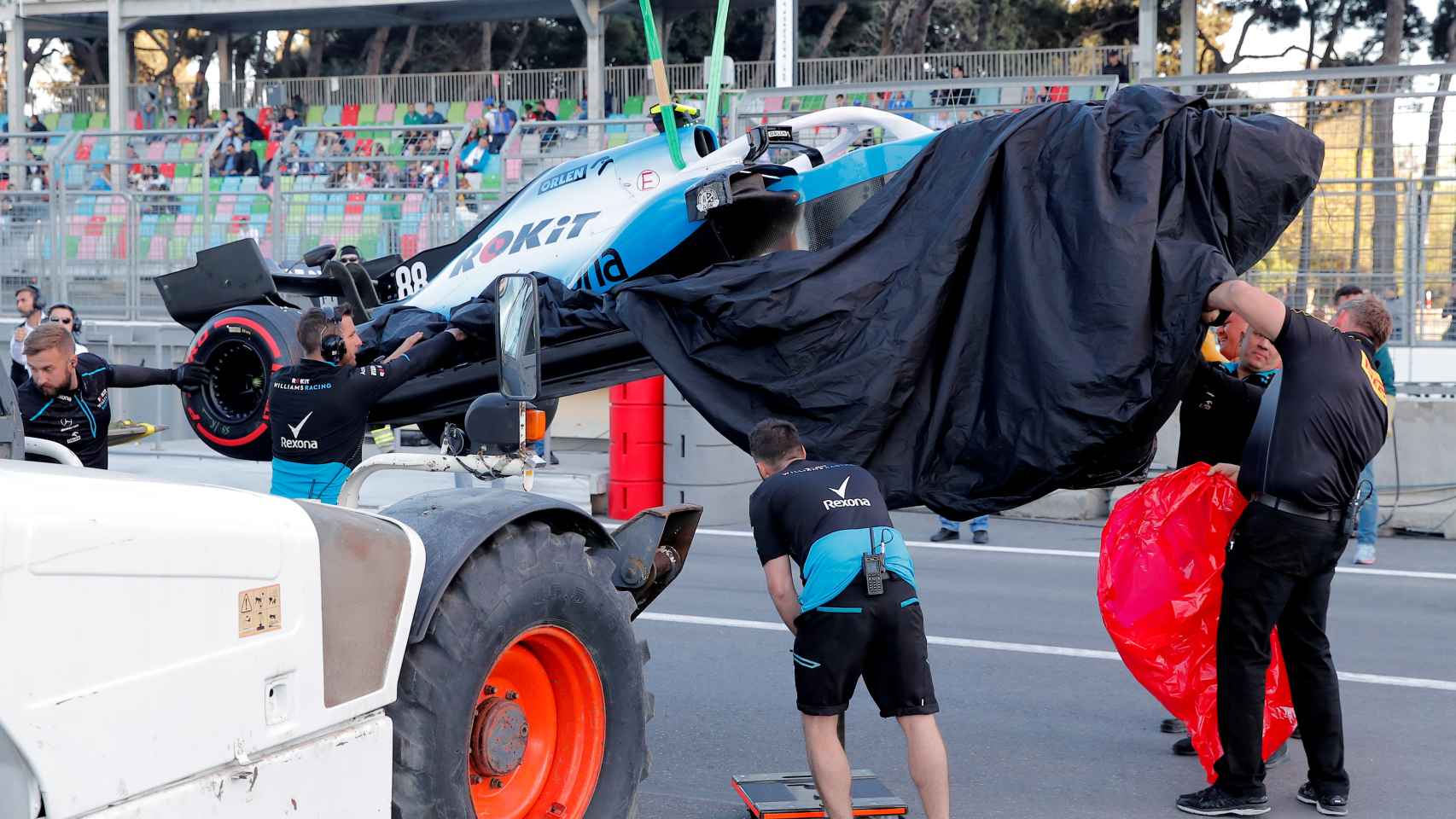 El coche de Kubica tras su accidente en la clasificación