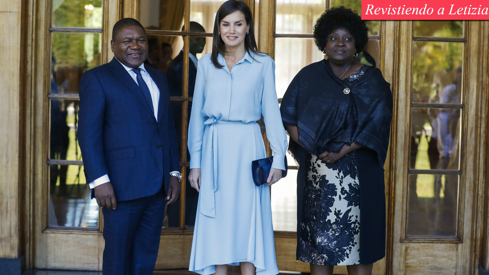 La reina Letizia junto al presidente de Mozambique y su esposa, Isaura Nyussi.