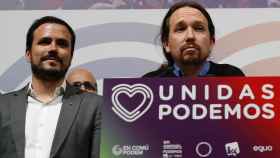 Pablo Iglesias junto a Alberto Garzón en la sede de Podemos el 28-A