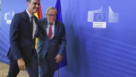 Juncker saluda a Sánchez en su última visita a la Comisión Europea el pasado diciembre
