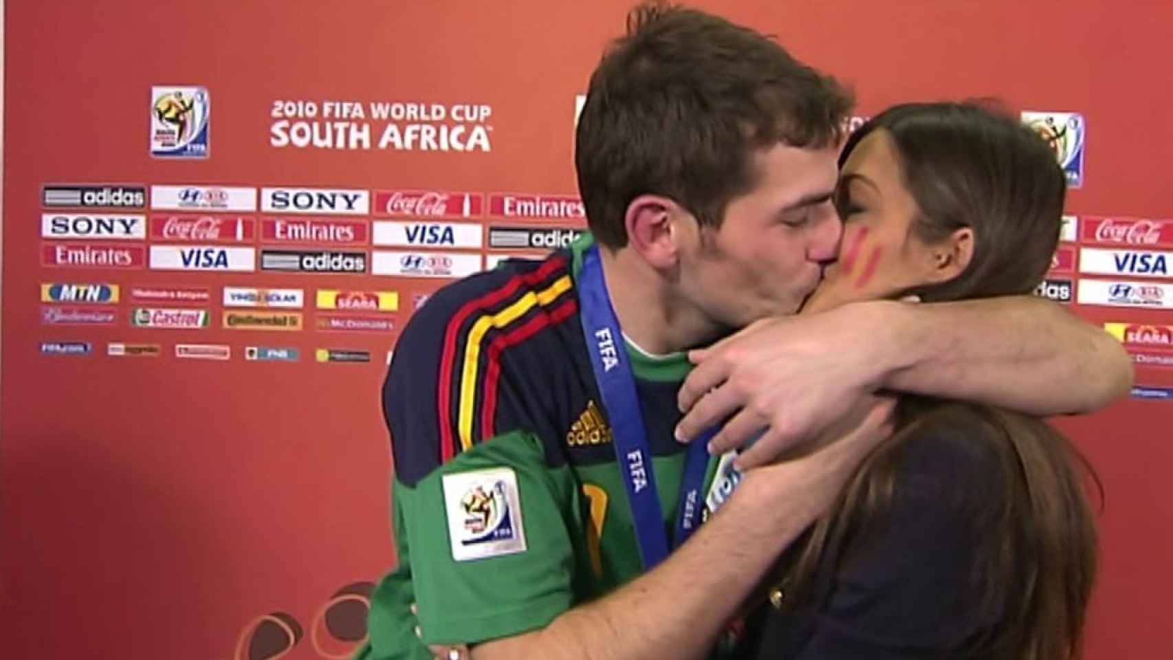 La audiencia nunca olvidará este beso en directo entre los dos al ganar el Mundial de Sudáfrica.