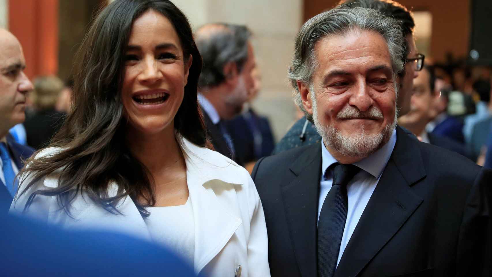 Begoña Villacís (Cs) y Pepu Hernández (PSOE), en la fiesta del 2 de mayo de la Comunidad de Madrid.