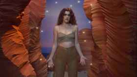 Amaia, al final del videoclip de 'El relámapago'.