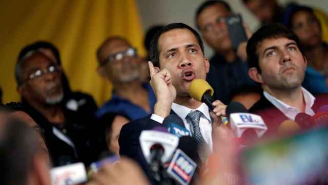 Guaidó, durante su comparecencia ante los medios en Caracas.