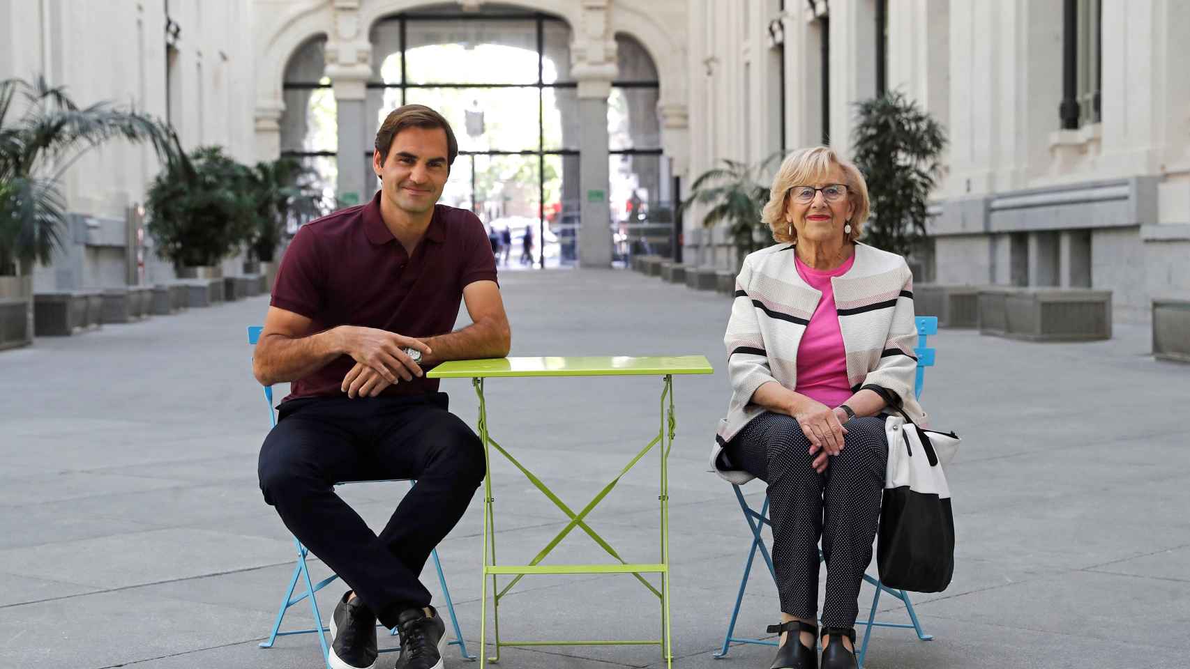 Roger Federer y Manuela Carmena en el Ayuntamiento de Madrid