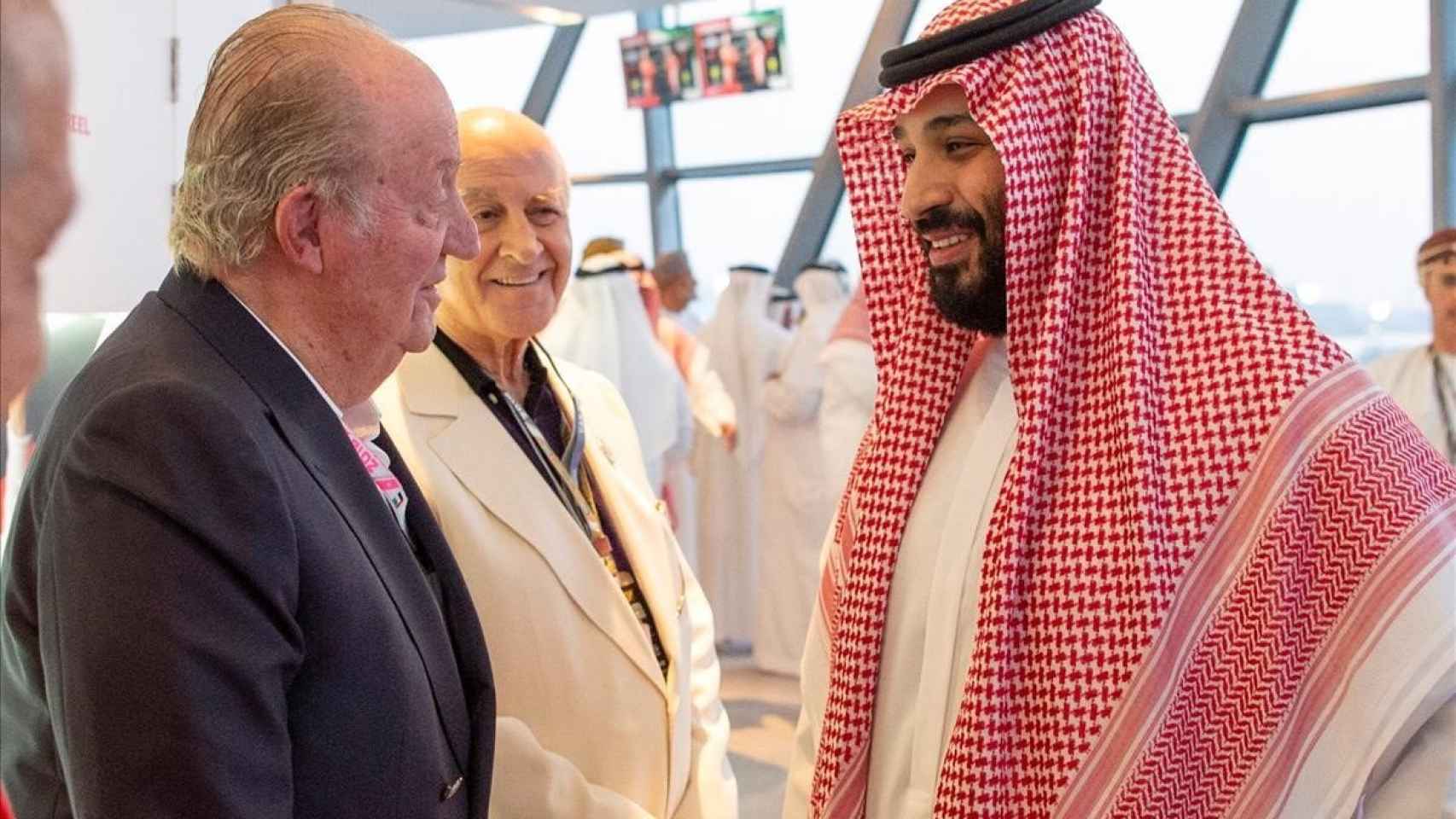 El rey Juan Carlos y Mohammed Bin Salman Al Saud en Abu Dhabi.