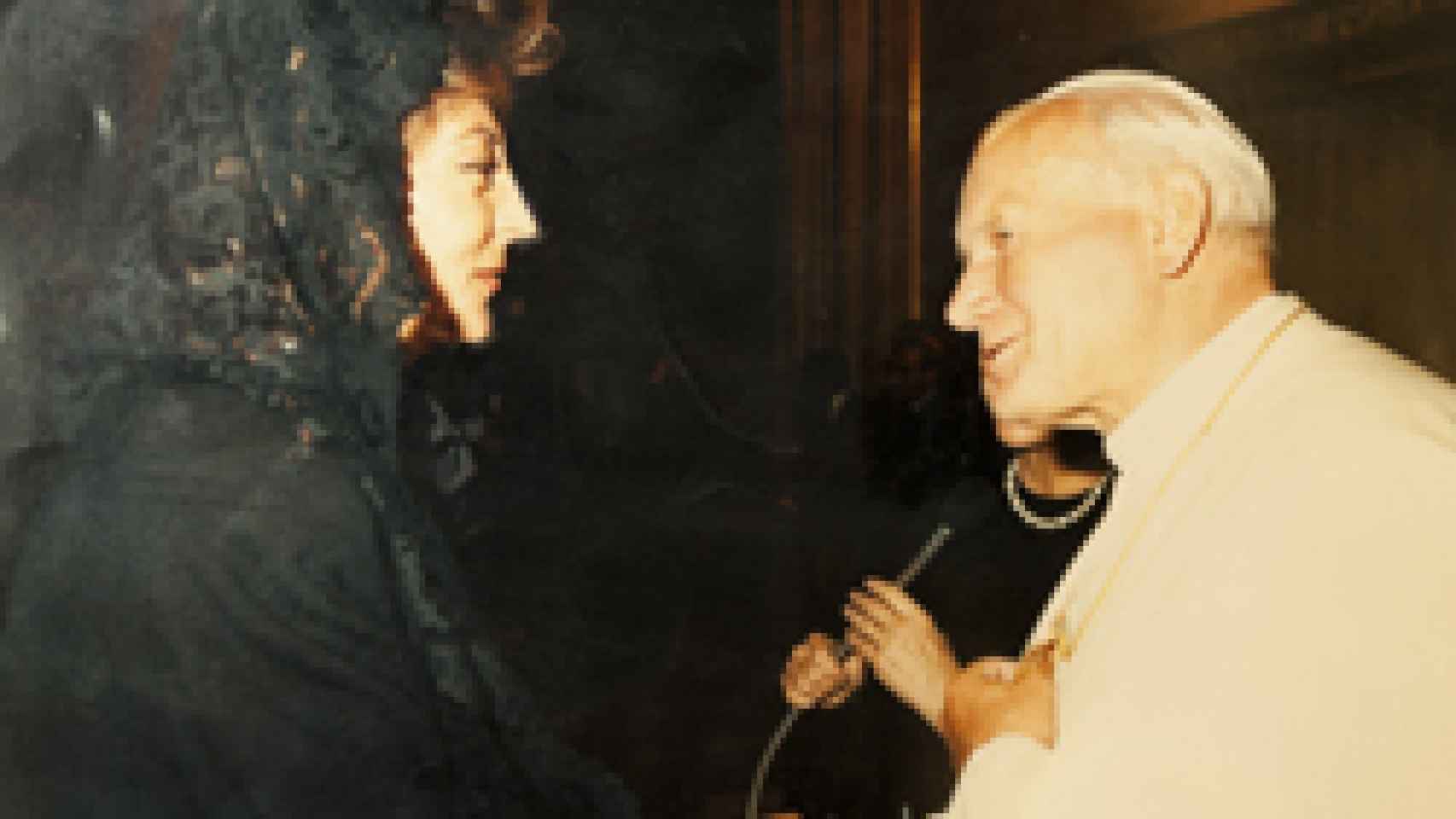 Pitita Ridruejo y el Papa Juan Pablo II.