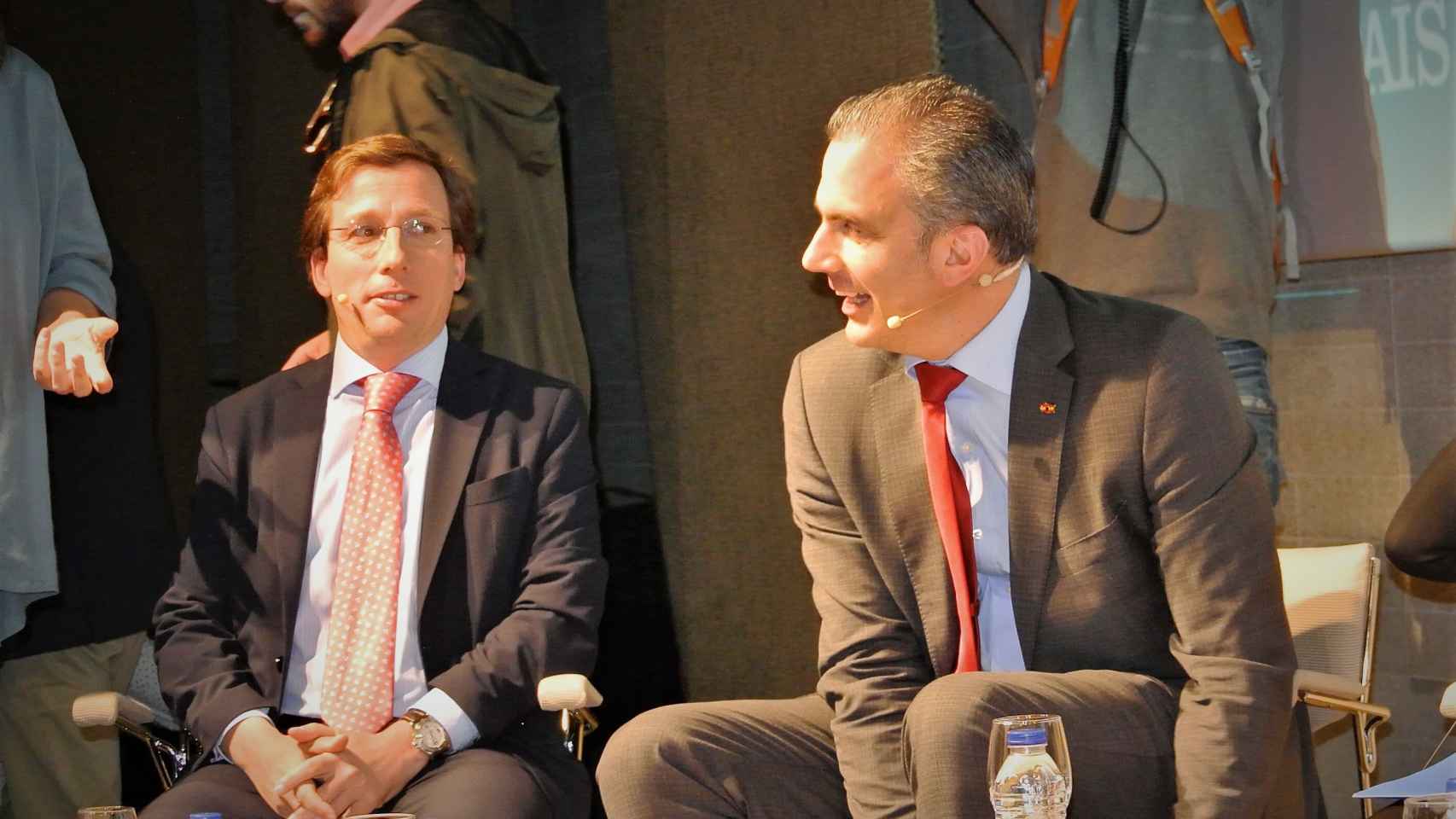 José Luis Martínez Almeida (PP), junto a Javier Ortega Smith (Vox), en el debate de candidatos al Ayuntamiento de Madrid.