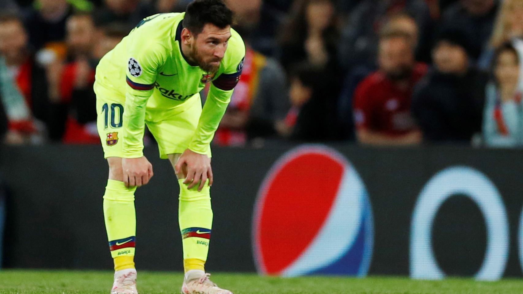 Leo Messi, desolado en Anfield