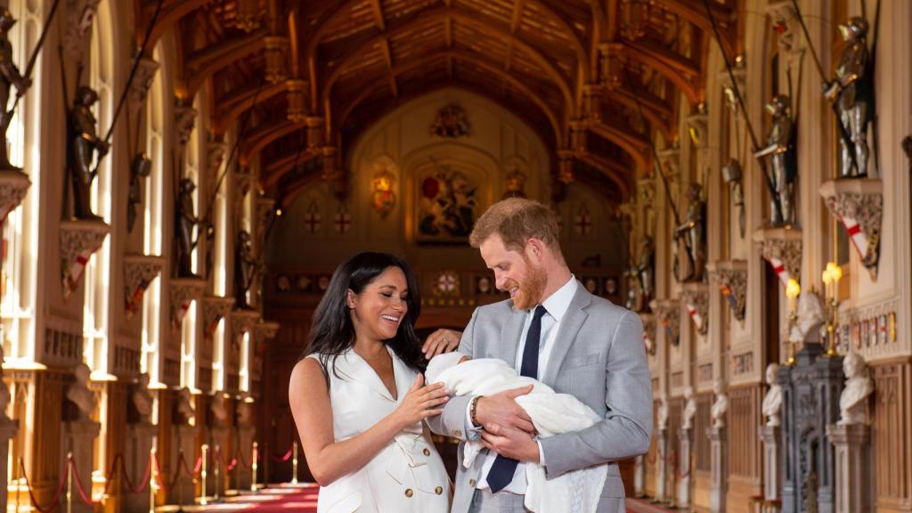 El hijo de Harry y Meghan se llama Archie Harrison Mountbatten-Windsor.