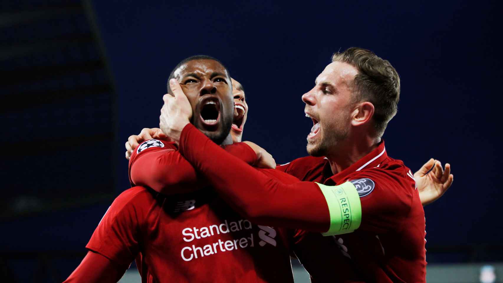 Georginio Wijnaldum celebra el segundo gol del Liverpool con Jordan Henderson