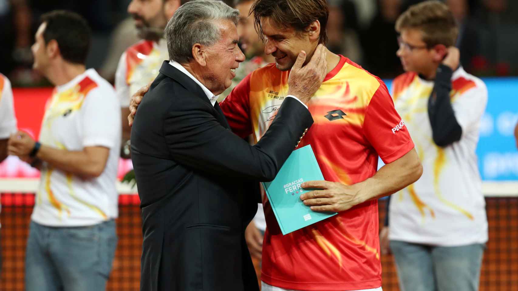 Homenaje a Ferrer tras caer en el Mutua Madrid Open