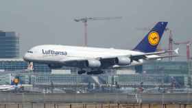 Un avión de Lufthansa en Frankfurt.