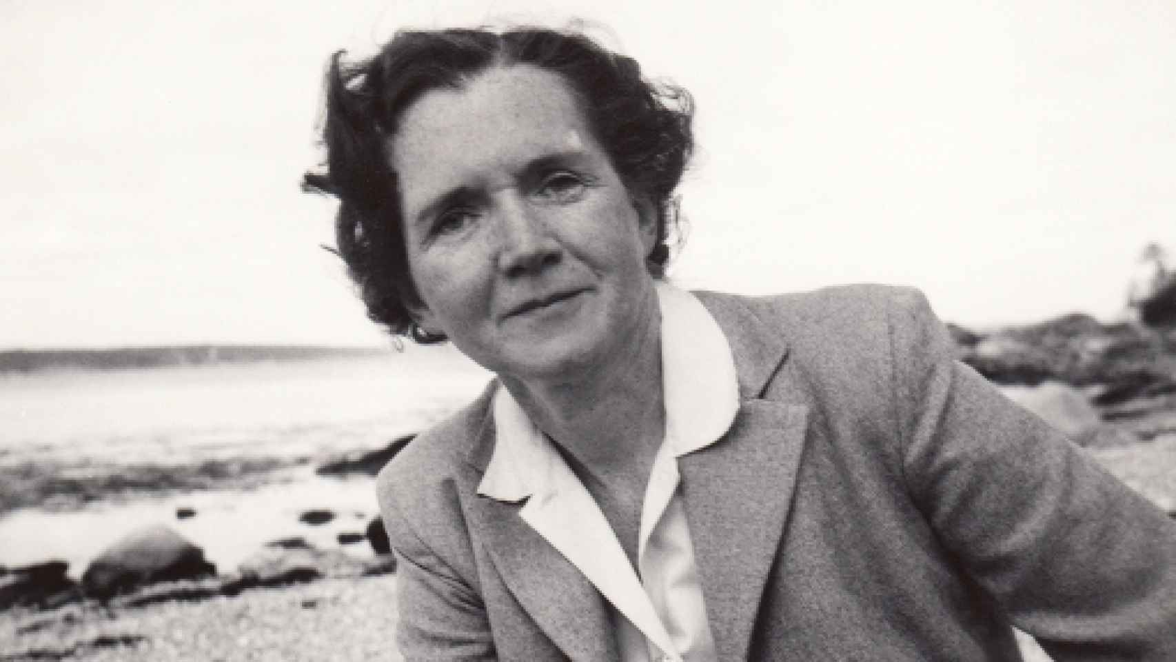 Image: Rachel Carson, bajo el viento oceánico