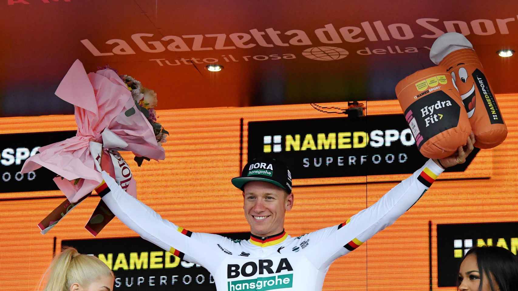 Ackermann gana la segunda etapa del Giro de Italia