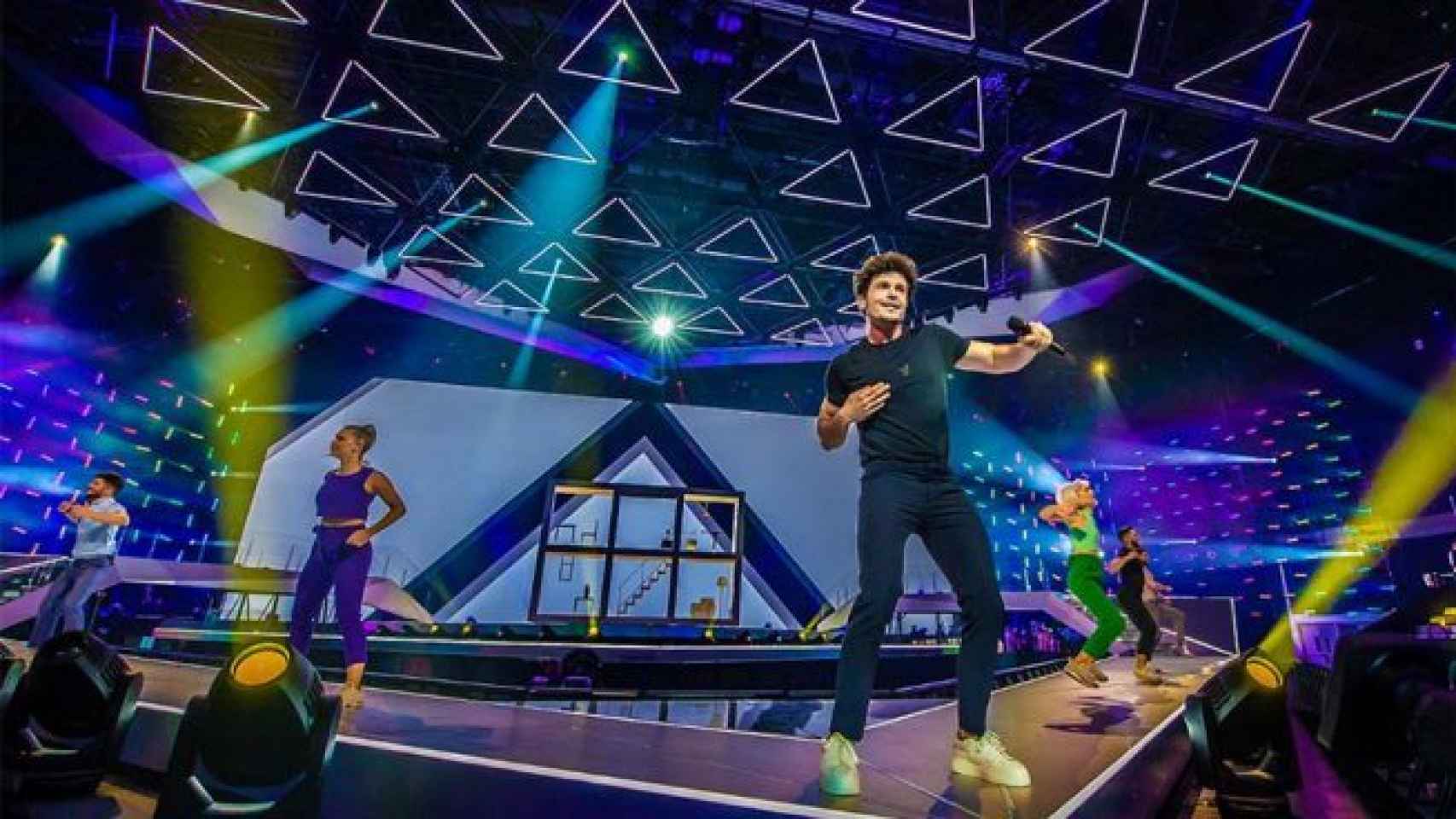 El 'look' de Miki Nuñez para Eurovisión 2019 está firmado por Armani.