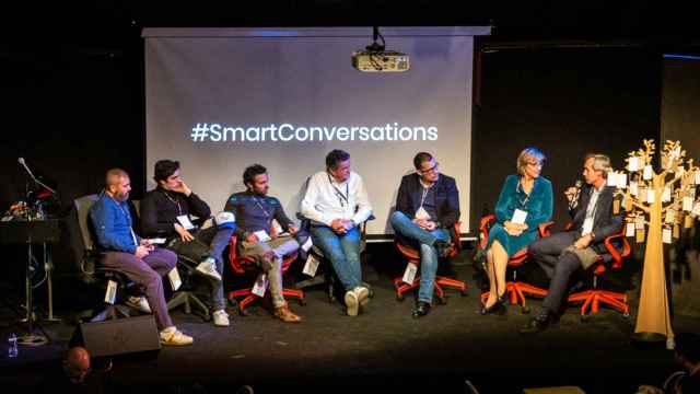 Los directivos de FLYT!,  SNAU, IBM, EVO Banco, Atrevia y de 3g Smart Group, en el panel de debate